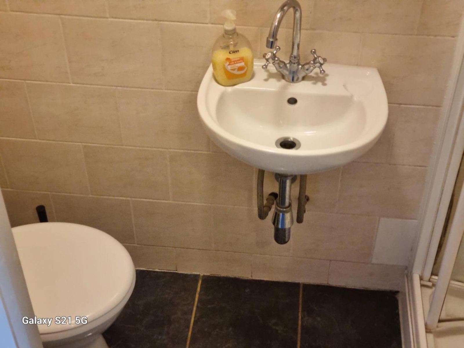 Shamrock Guest House Gravesend Bagian luar foto