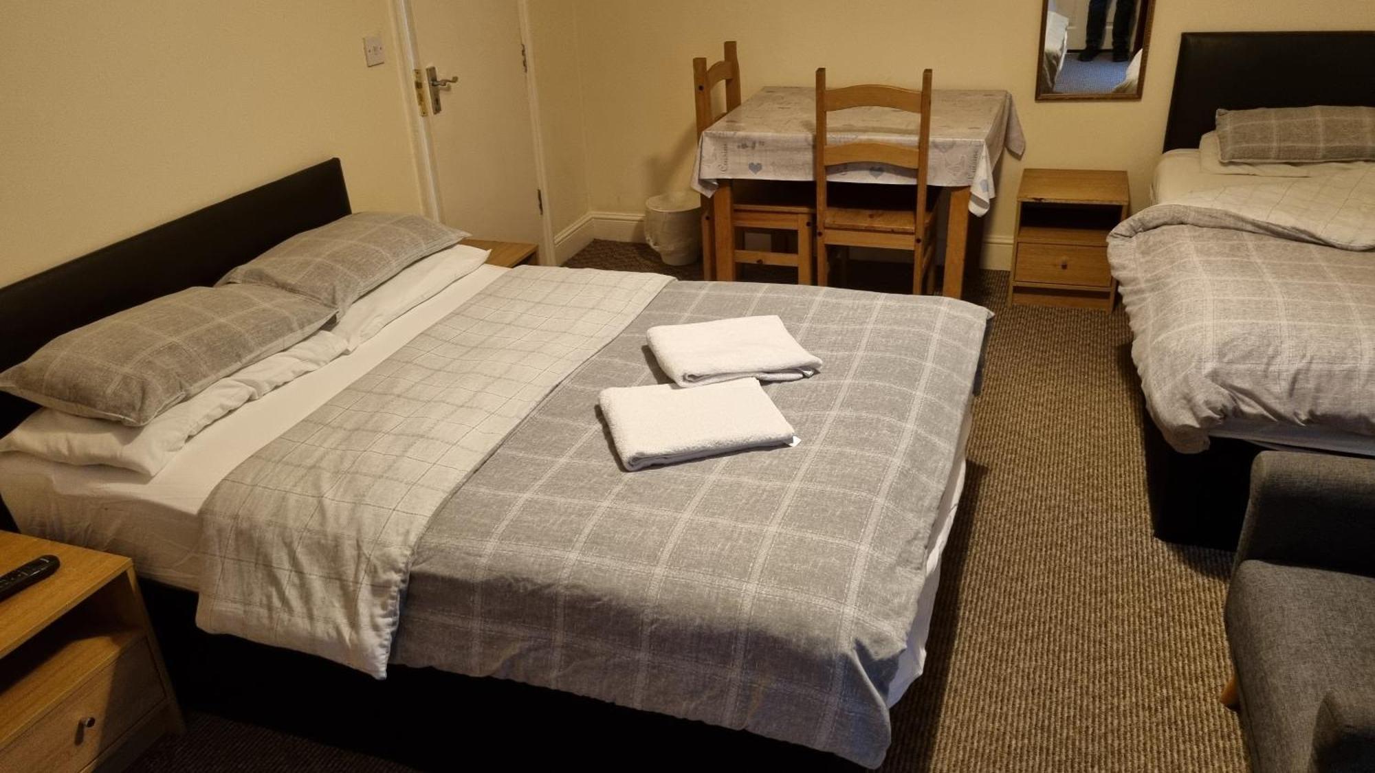 Shamrock Guest House Gravesend Bagian luar foto